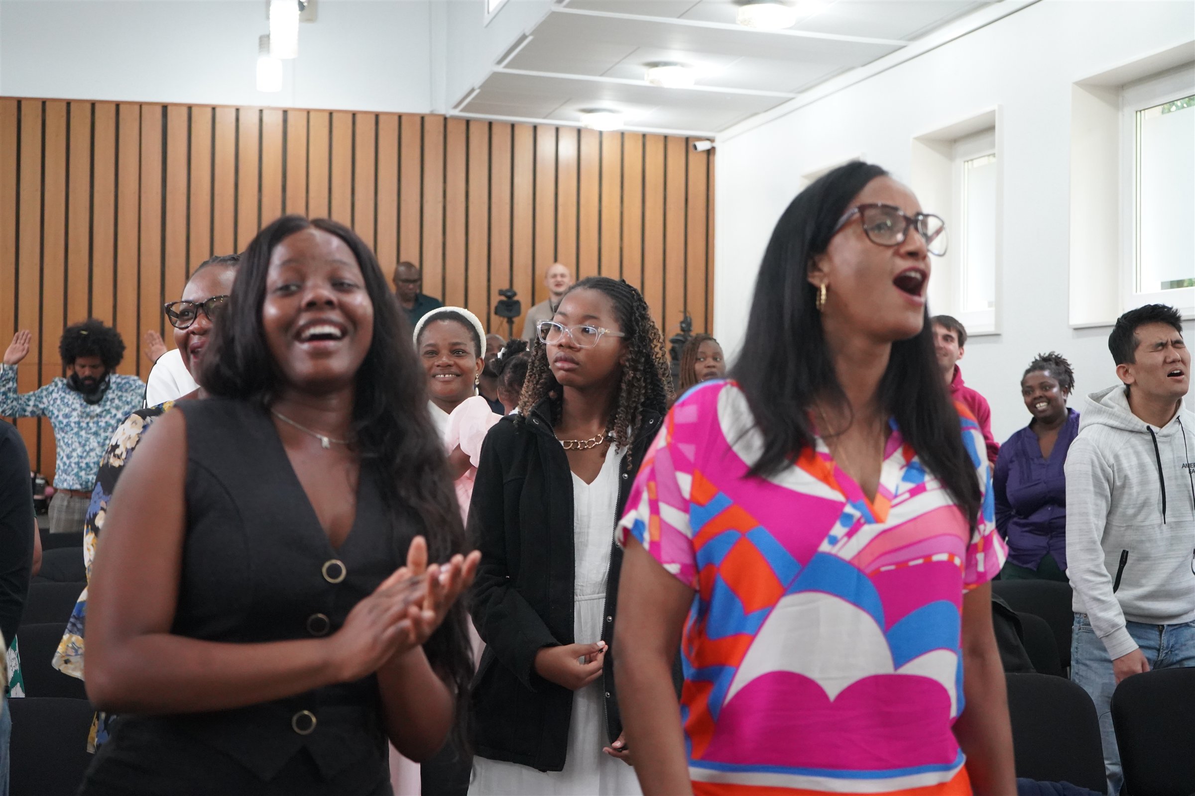 Congregational worship at River Church Frankfurt